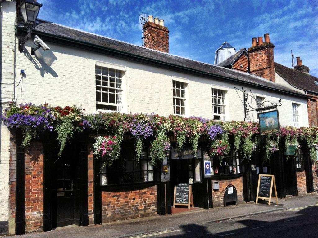 The Lamb Inn Марлборо Экстерьер фото