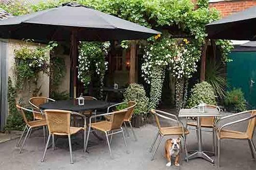 The Lamb Inn Марлборо Экстерьер фото